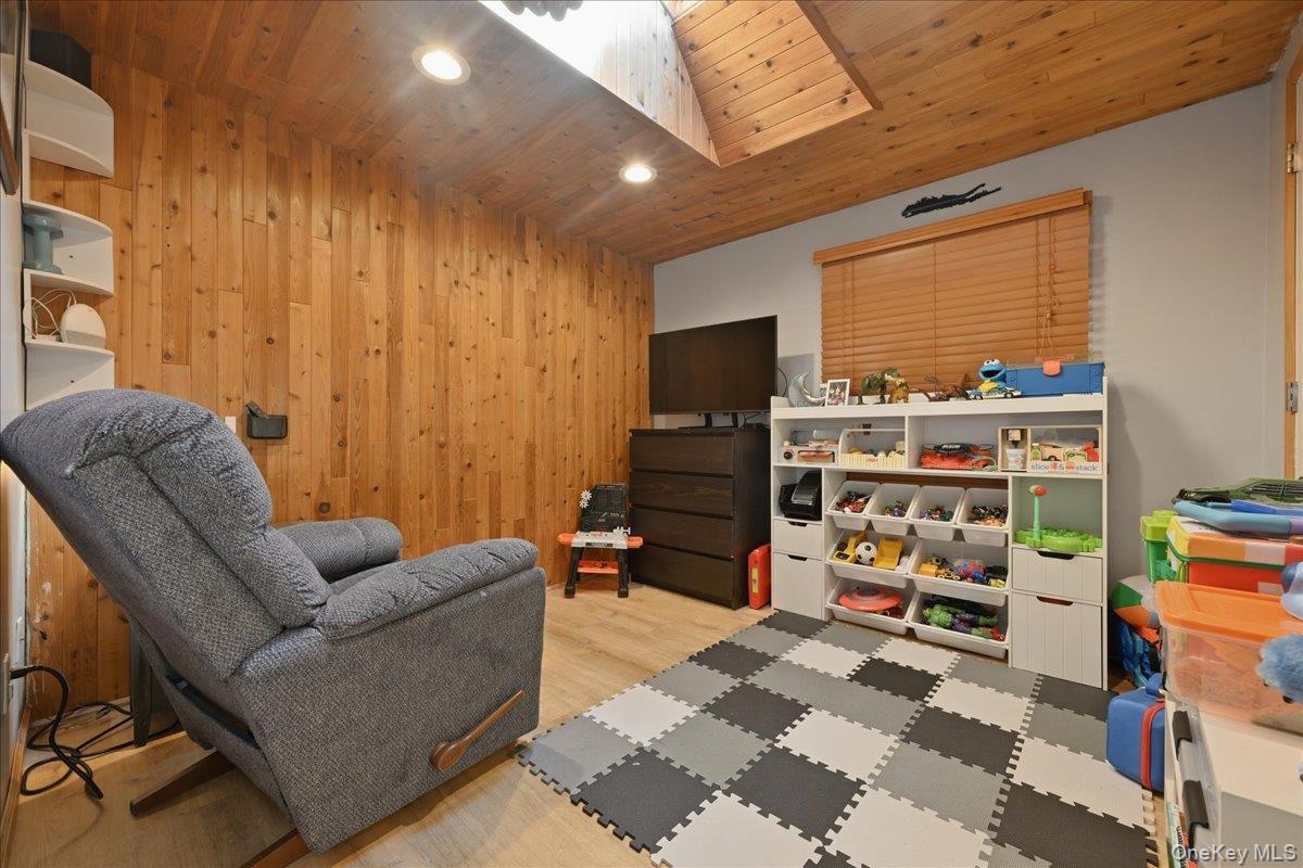 Single Family Sipp  Suffolk County, NY 11763, MLS-976284-20