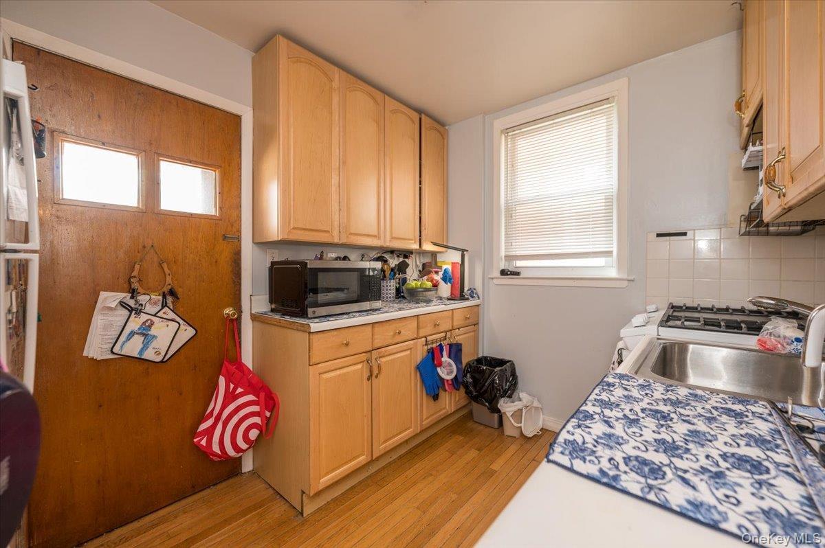 Single Family Miles Bronx, NY 10465, MLS-976285-8