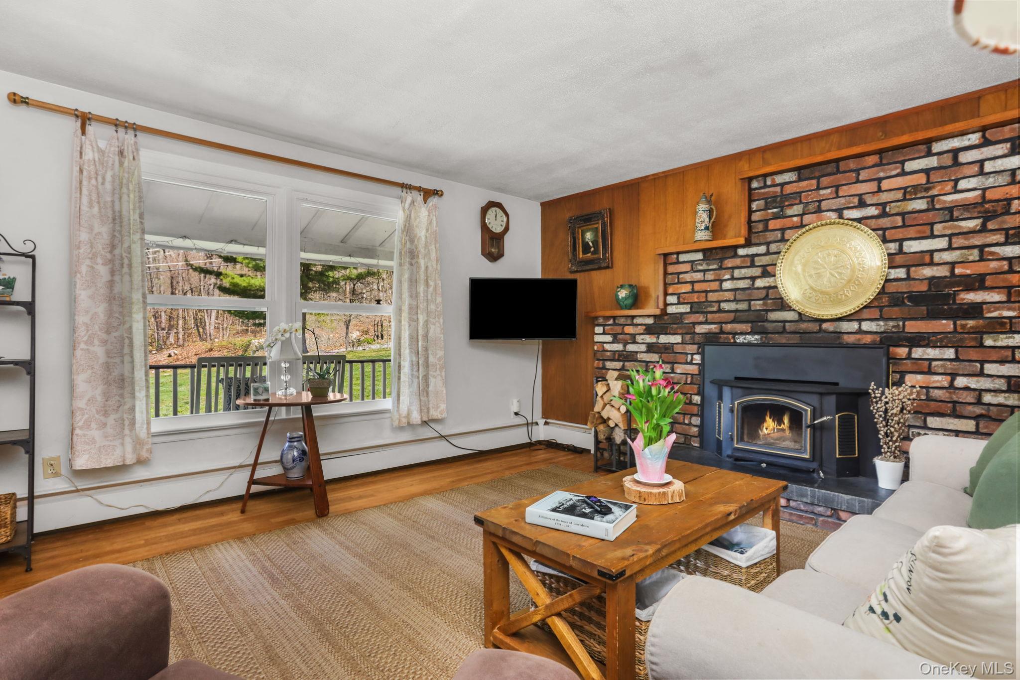 Single Family Glen  Westchester County, NY 10590, MLS-976294-21
