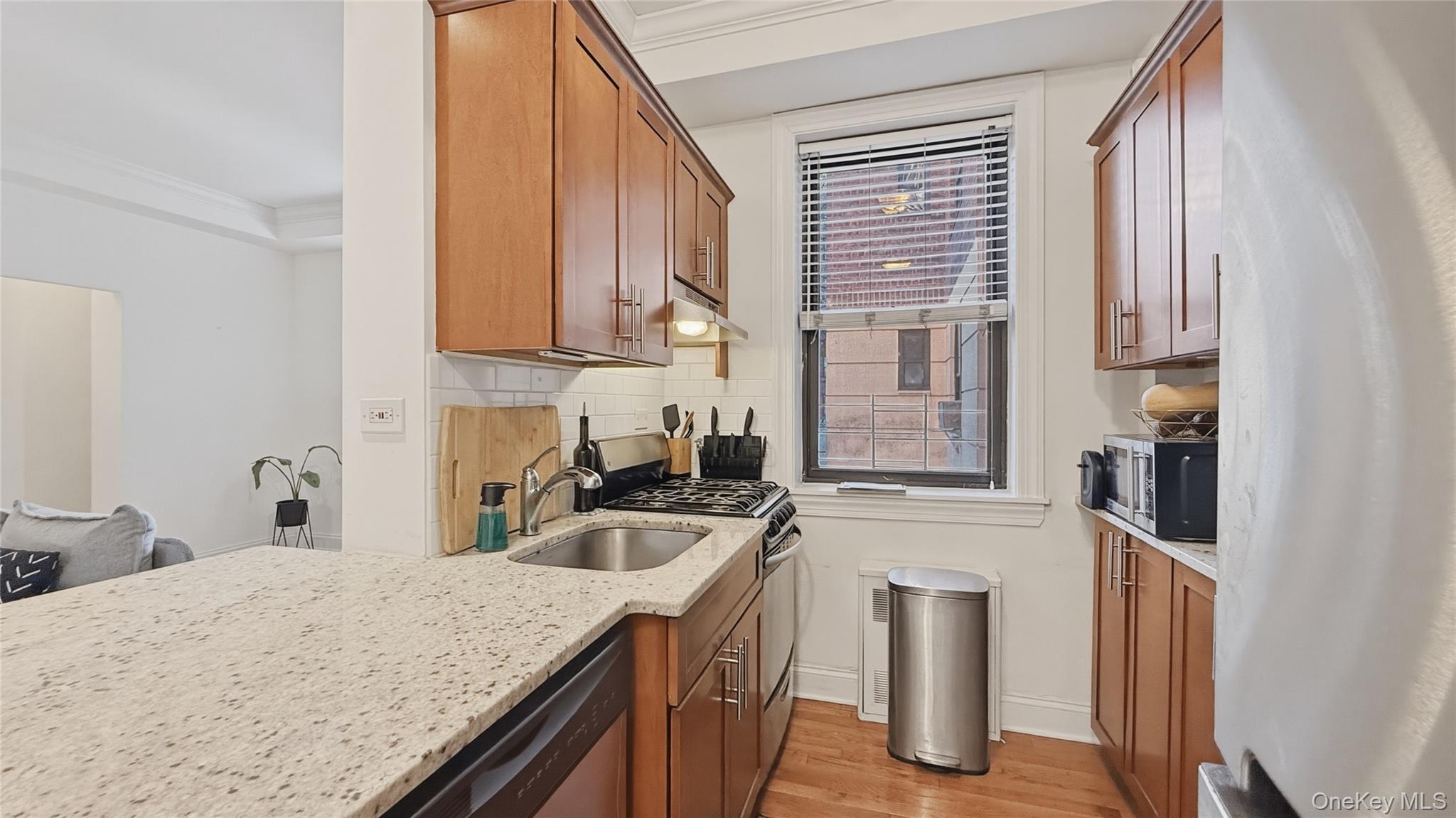 Apartment Broadway  Manhattan, NY 10040, MLS-976362-2