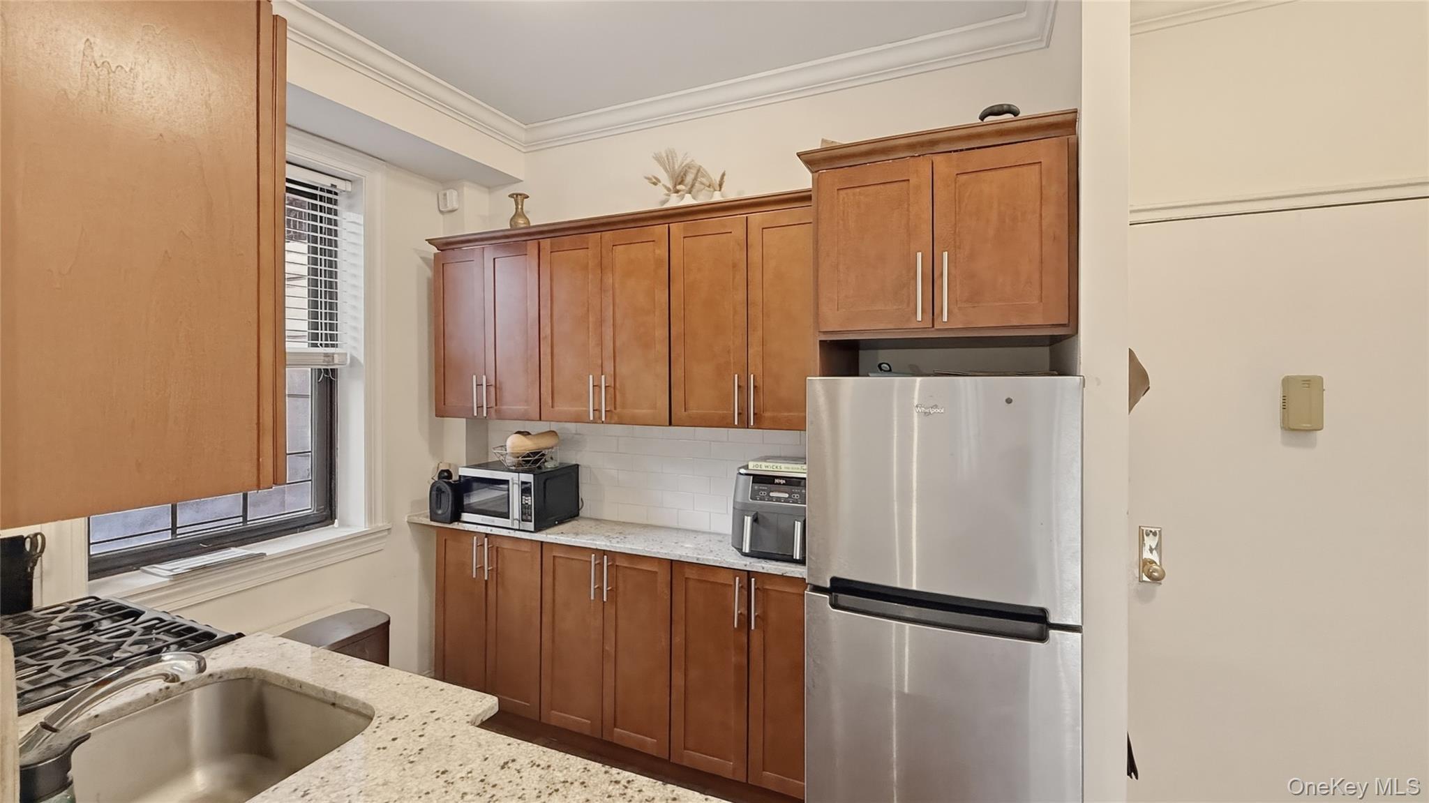 Apartment Broadway  Manhattan, NY 10040, MLS-976362-3