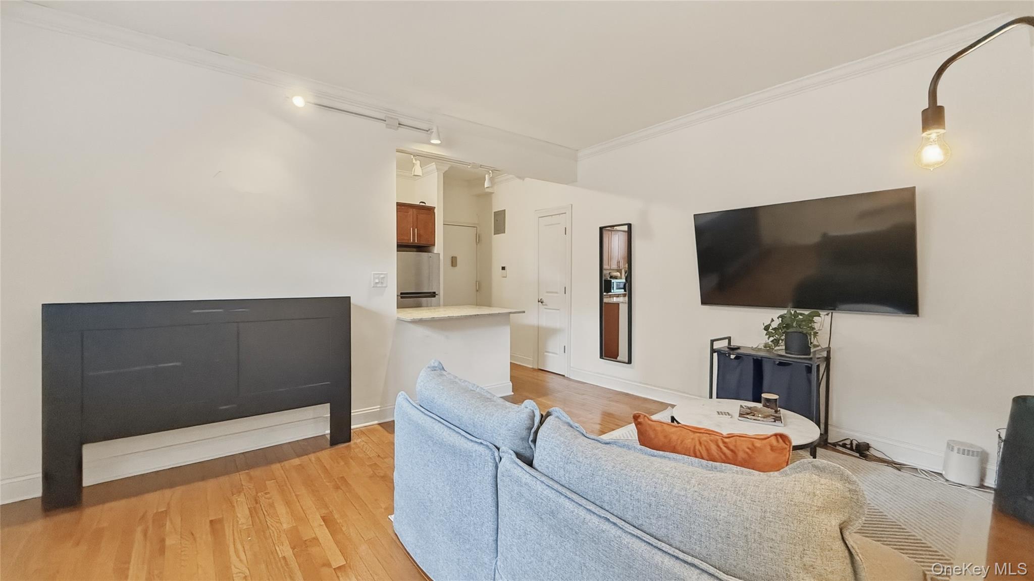 Apartment Broadway  Manhattan, NY 10040, MLS-976362-5