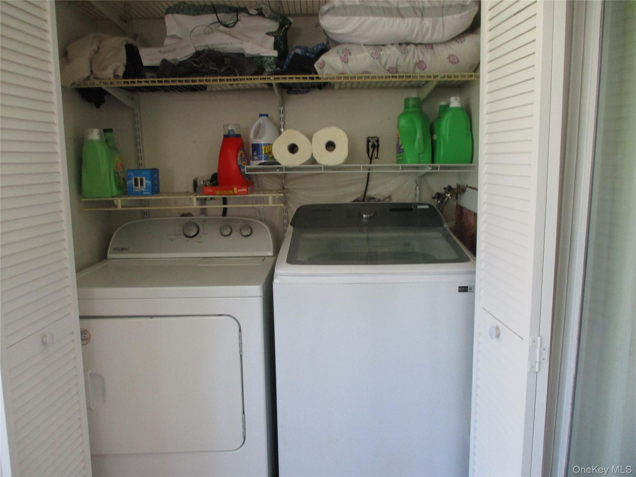 Single Family Split Cedar  Suffolk County, NY 11749, MLS-976368-11