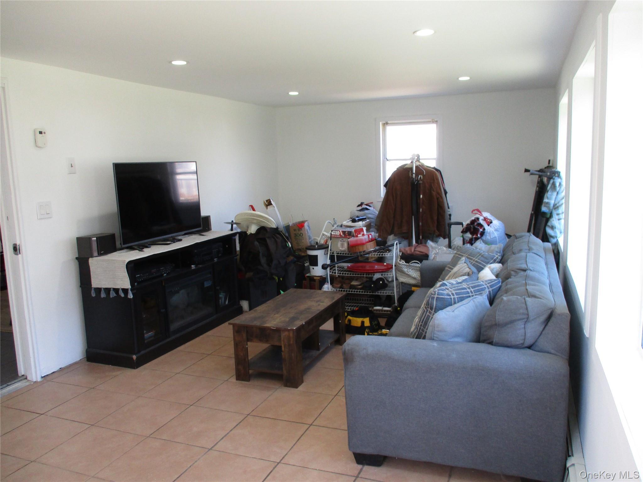 Single Family Split Cedar  Suffolk County, NY 11749, MLS-976368-12