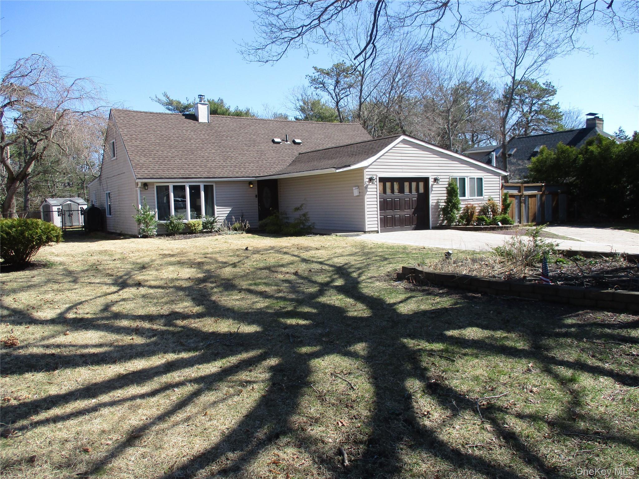 Single Family Split Cedar  Suffolk County, NY 11749, MLS-976368-2