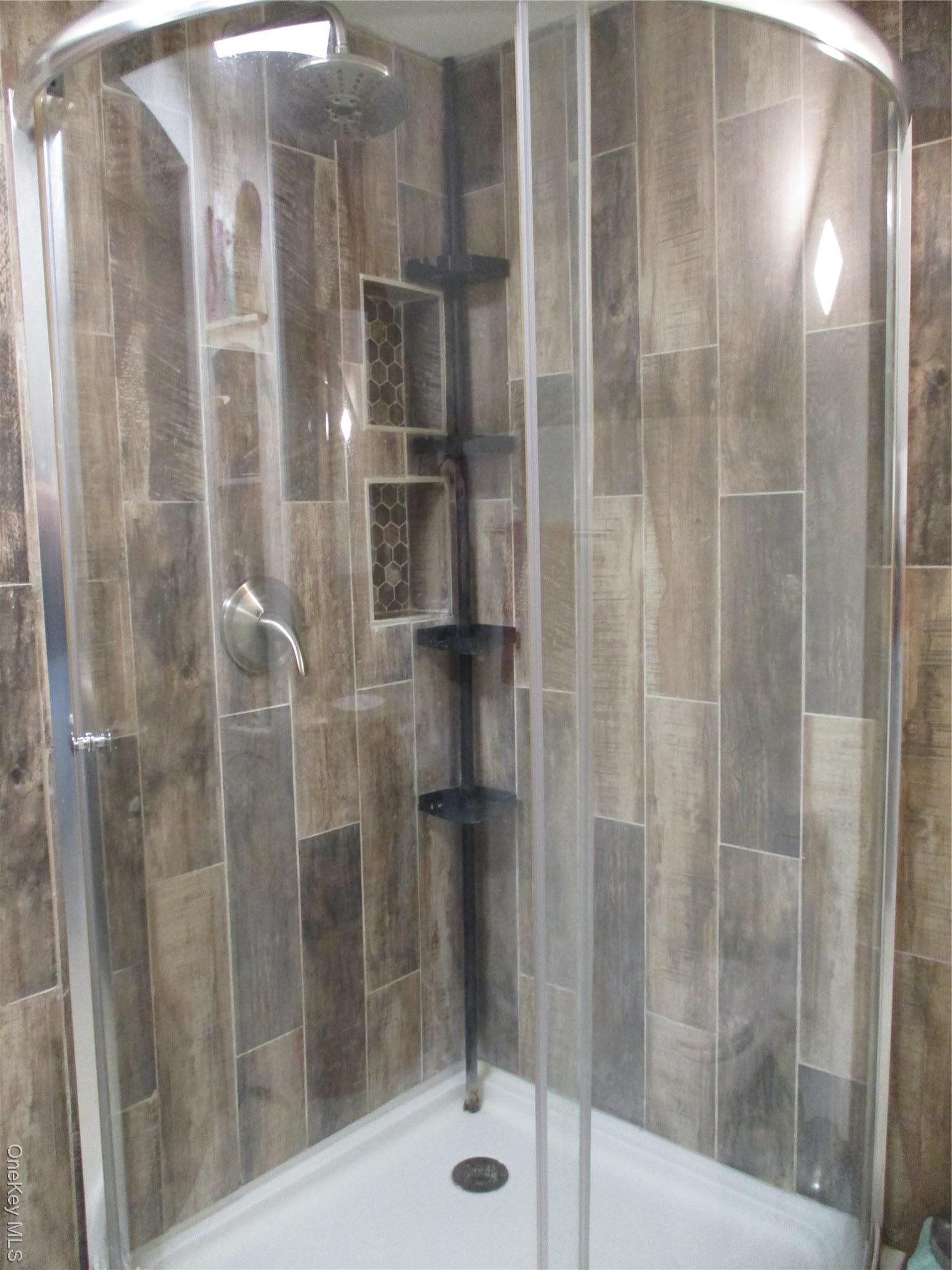 Single Family Split Cedar  Suffolk County, NY 11749, MLS-976368-34