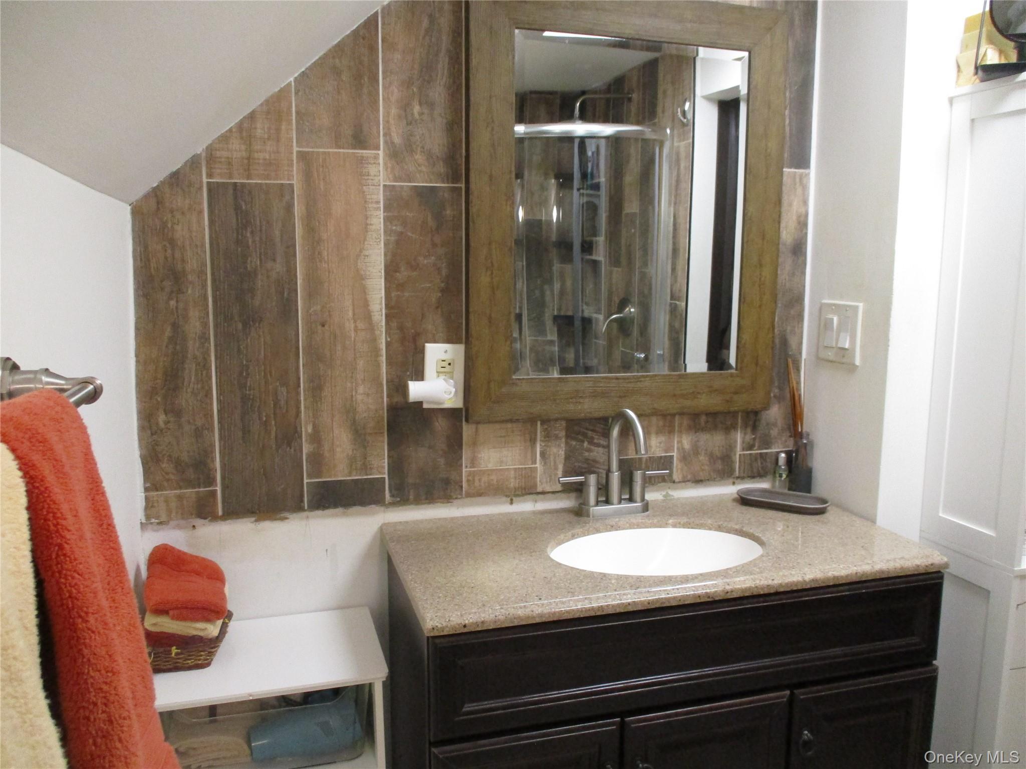 Single Family Split Cedar  Suffolk County, NY 11749, MLS-976368-35