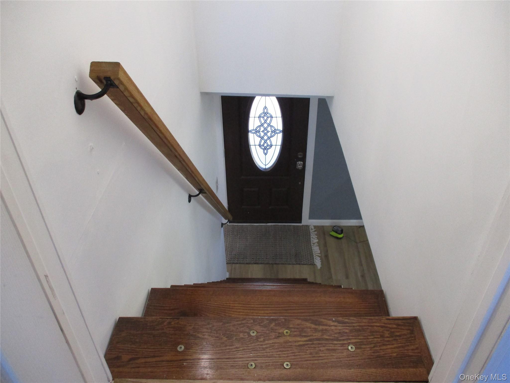 Single Family Split Cedar  Suffolk County, NY 11749, MLS-976368-37