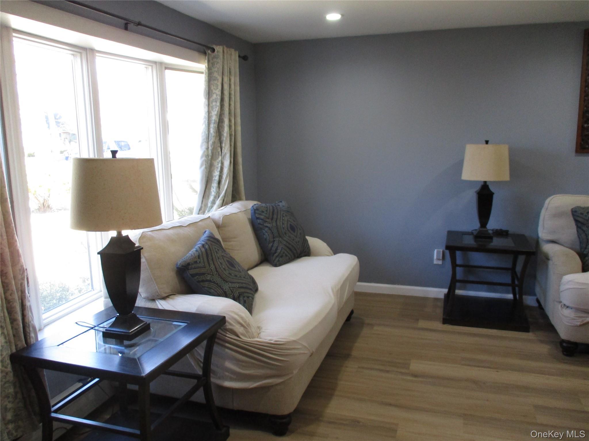 Single Family Split Cedar  Suffolk County, NY 11749, MLS-976368-4