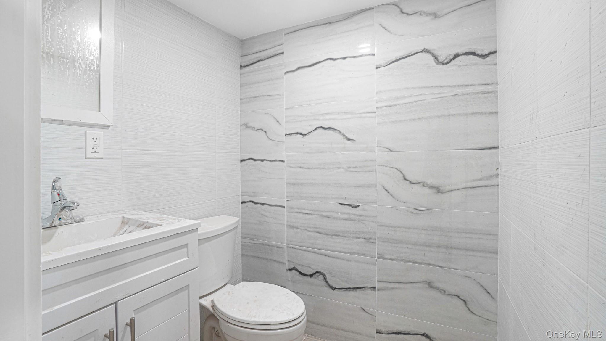 Single Family 221st  Bronx, NY 10469, MLS-976405-17