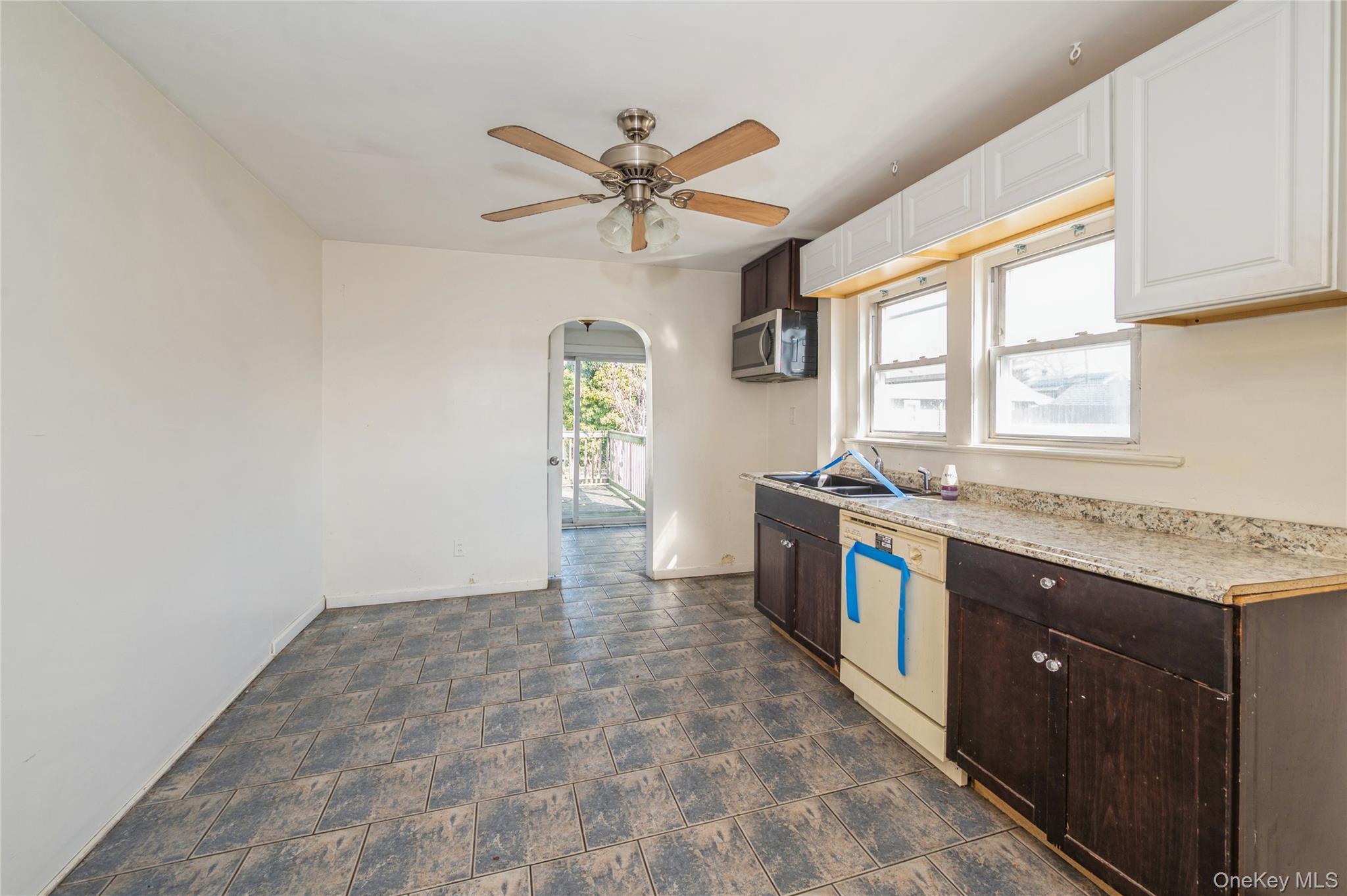 Single Family Church Nassau County, NY 11510, MLS-976432-14