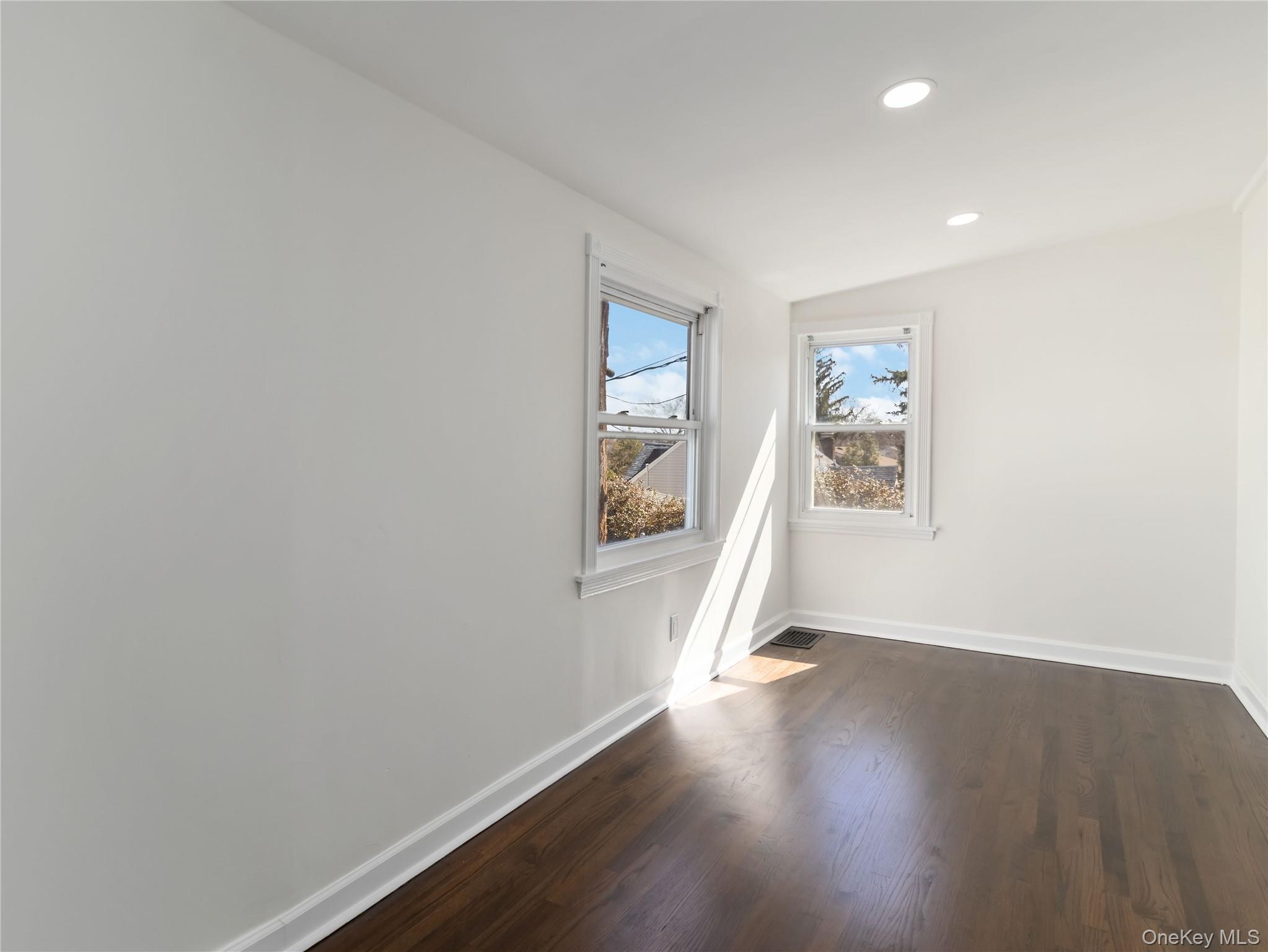 Single Family New  Westchester County, NY 10704, MLS-976445-8