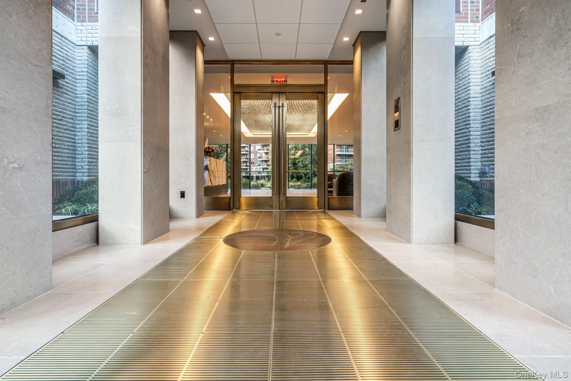 Condo Cherry Valley  Nassau County, NY 11530, MLS-976451-3