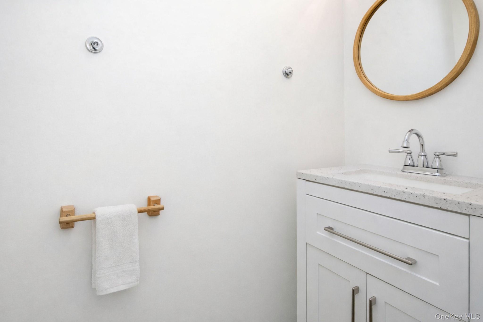 Condo Fox Glen  Westchester County, NY 10530, MLS-976489-17