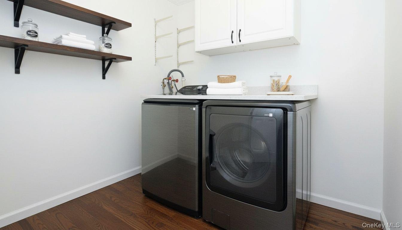 Condo Fox Glen  Westchester County, NY 10530, MLS-976489-19