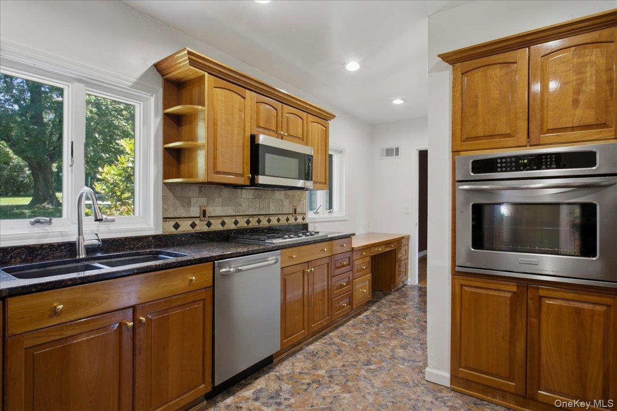 Single Family Beaufort Street Westchester County, NY 10607, MLS-976522-10