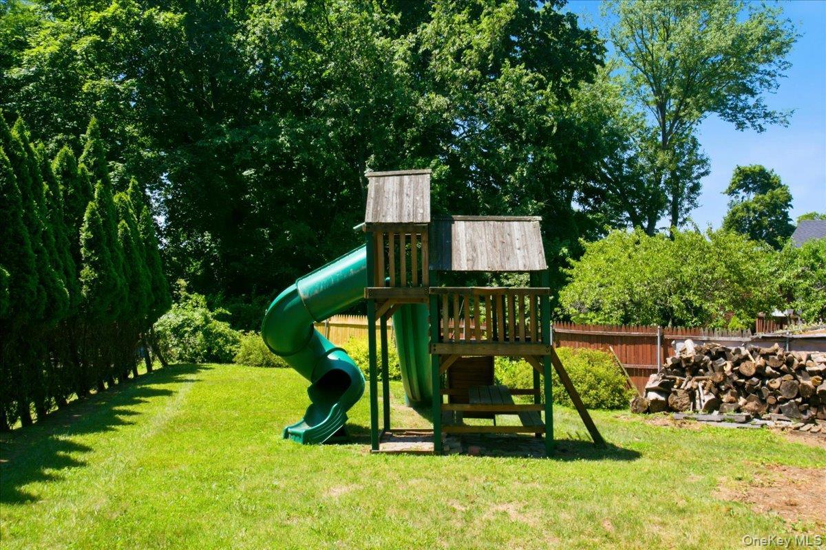 Single Family Beaufort Street Westchester County, NY 10607, MLS-976522-28