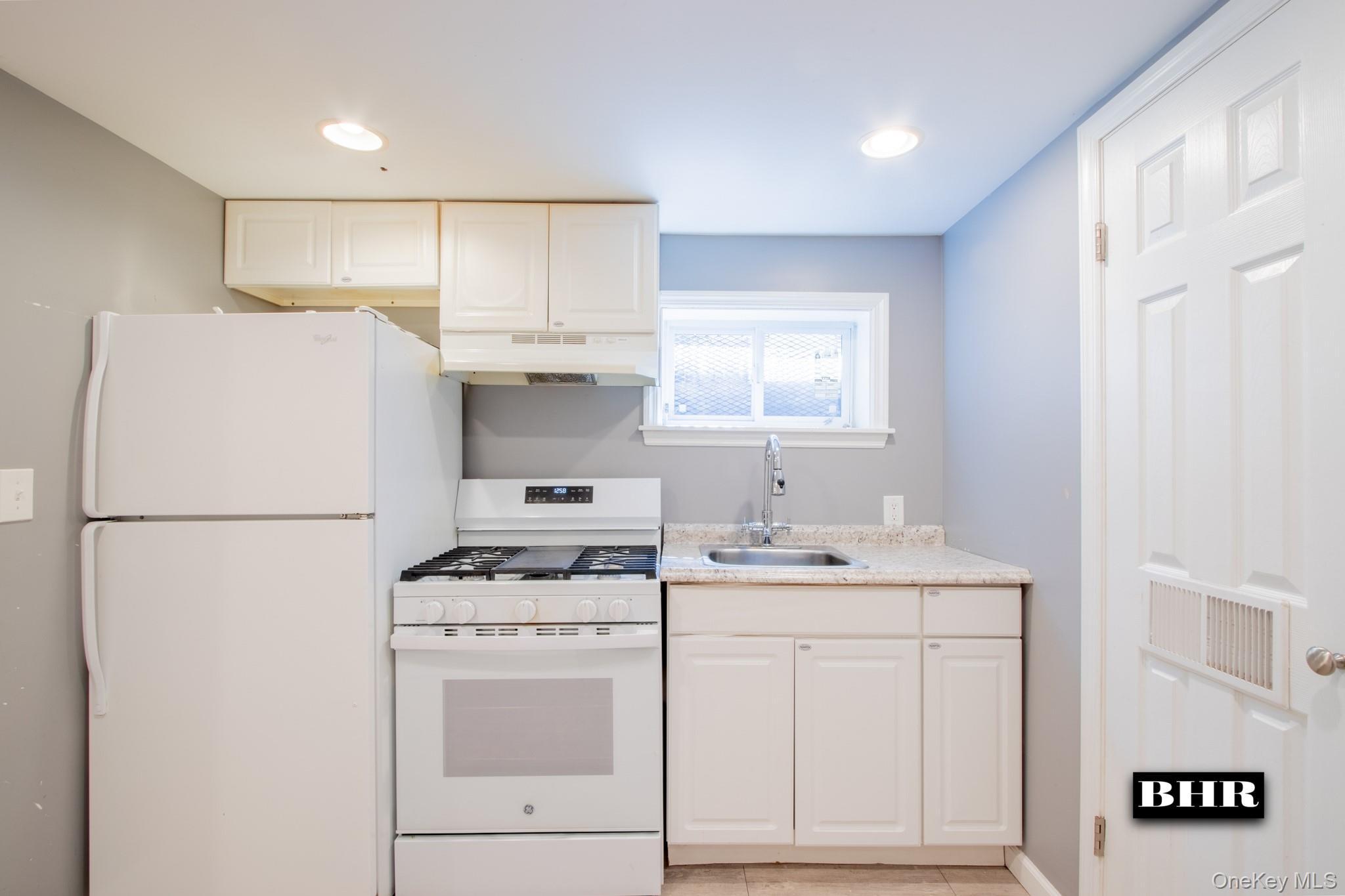 Single Family Beaumont  Brooklyn, NY 11235, MLS-976538-24