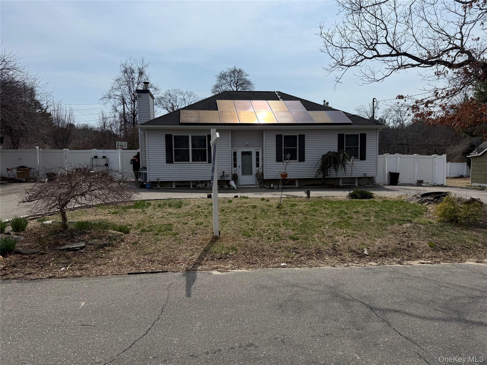 Single Family 1st  Suffolk County, NY 11727, MLS-976545-2