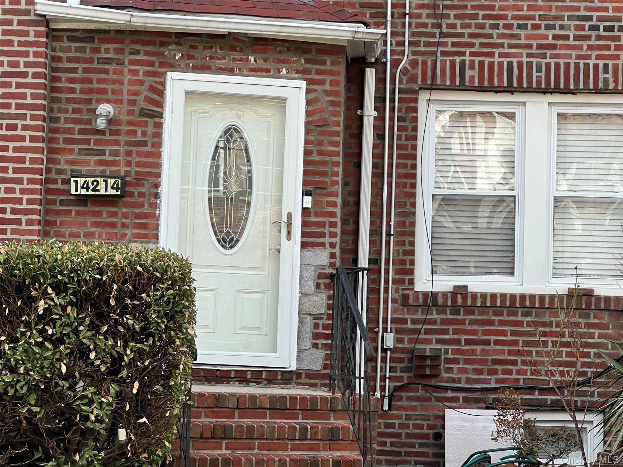 Single Family 231st  Queens, NY 11413, MLS-976568-13