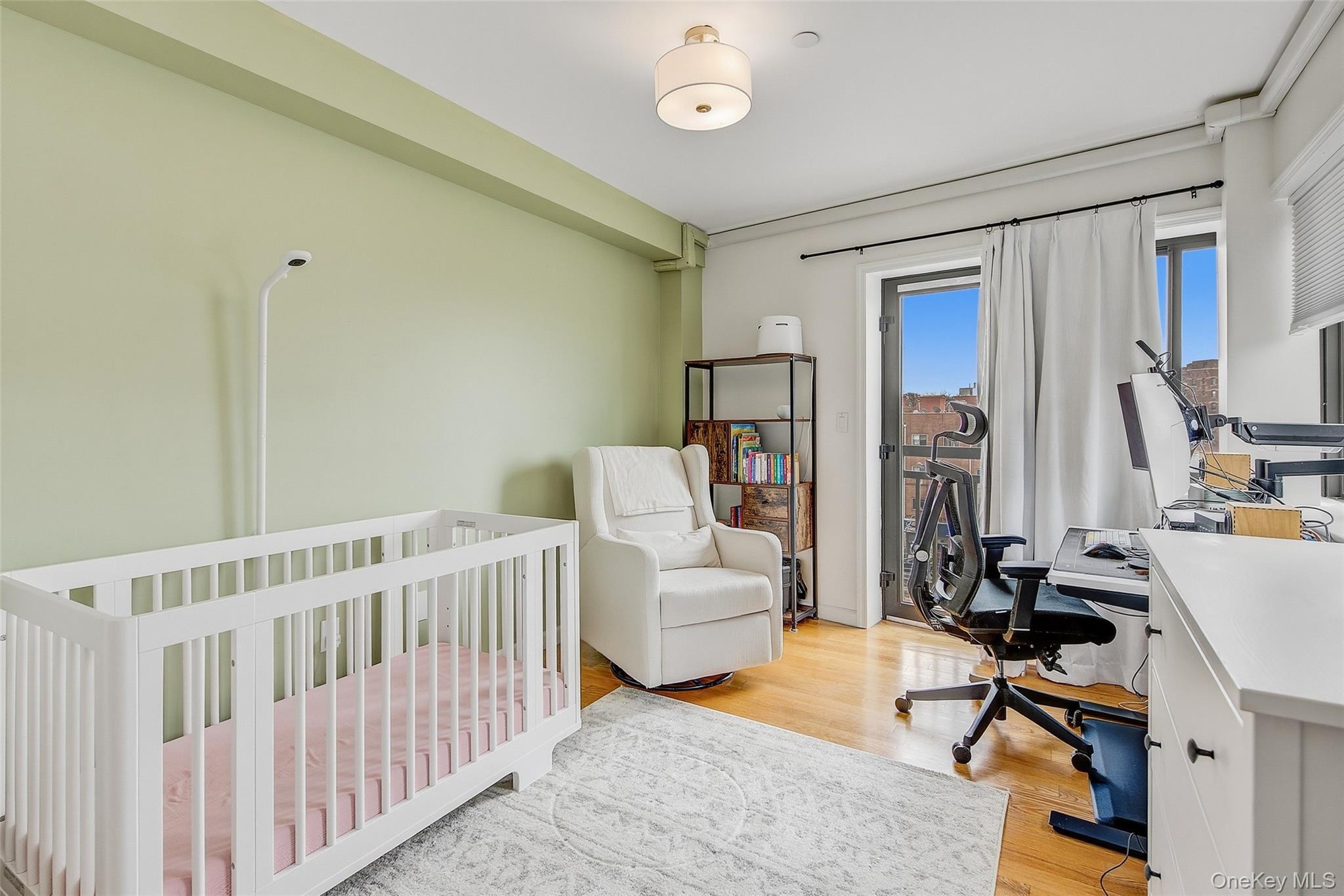 Condo Queens  Queens, NY 11373, MLS-976605-16