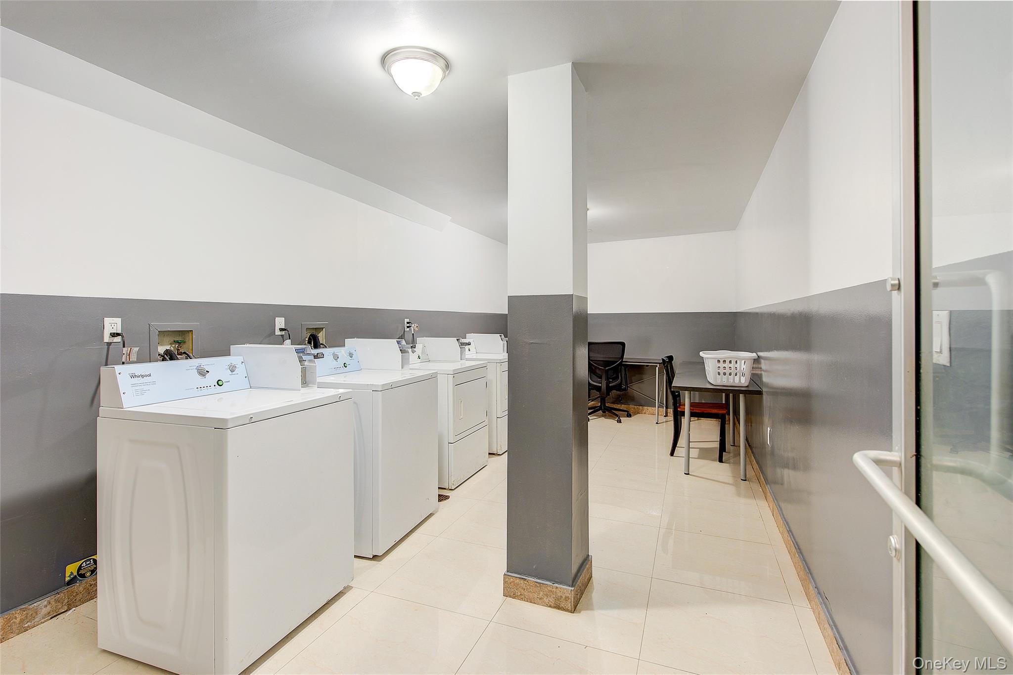 Condo Queens  Queens, NY 11373, MLS-976605-19