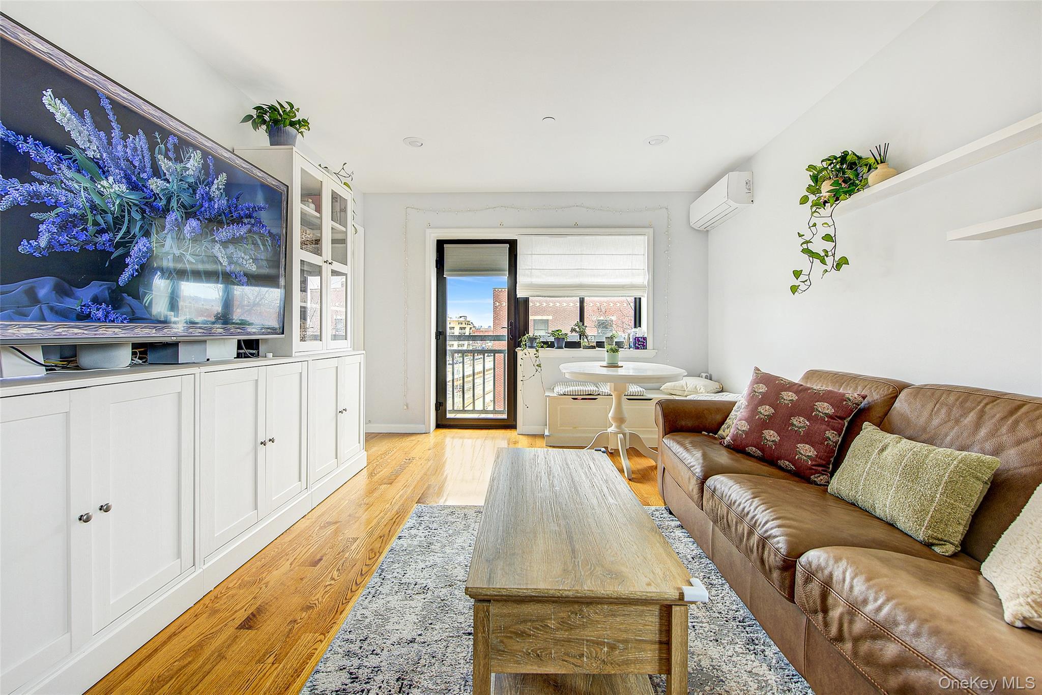 Condo Queens  Queens, NY 11373, MLS-976605-2