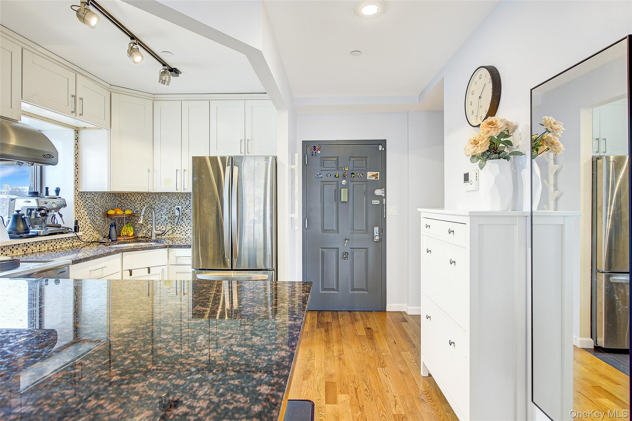 Condo Queens  Queens, NY 11373, MLS-976605-6