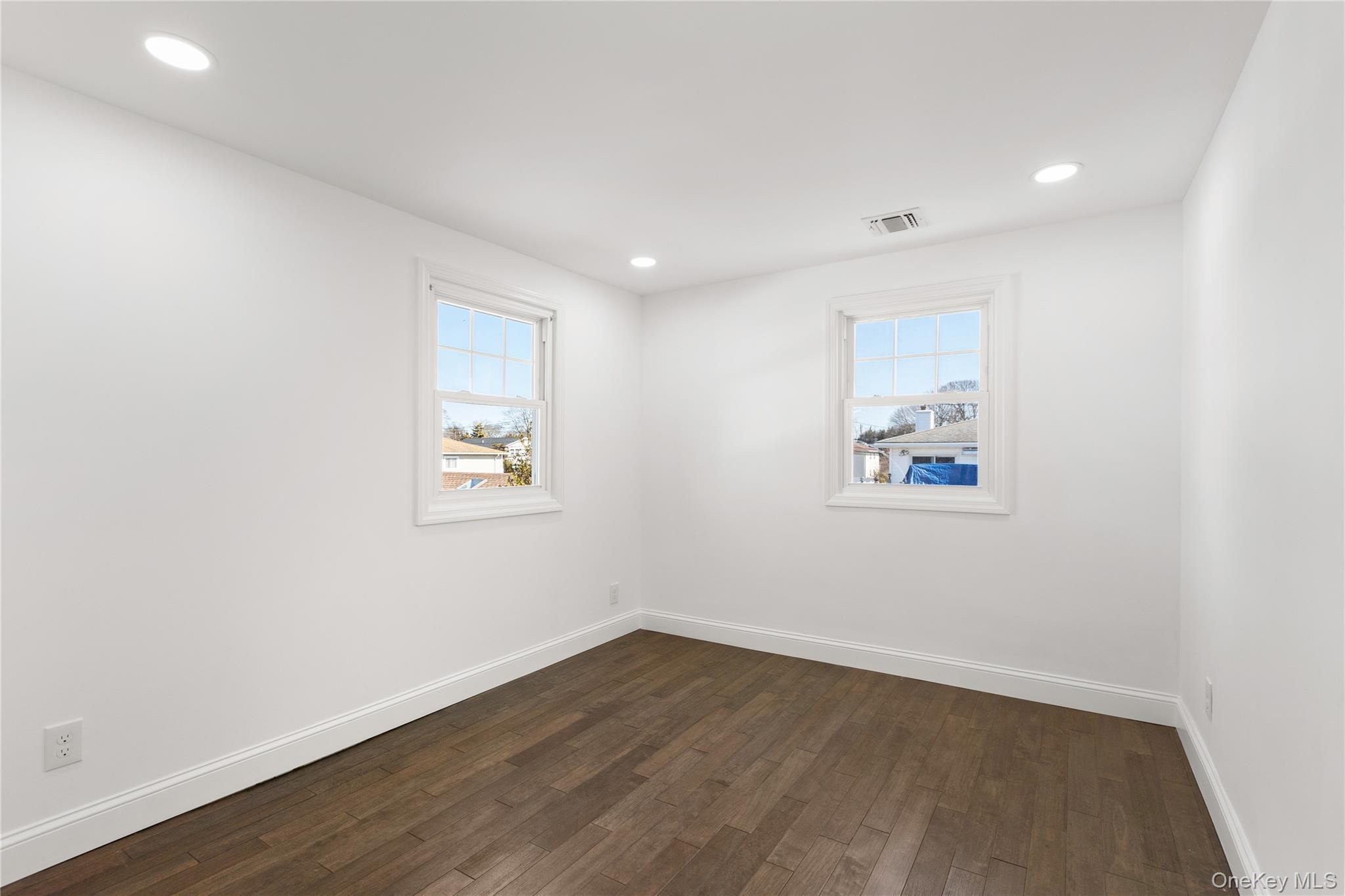 Single Family Dallas  Suffolk County, NY 11757, MLS-976613-13