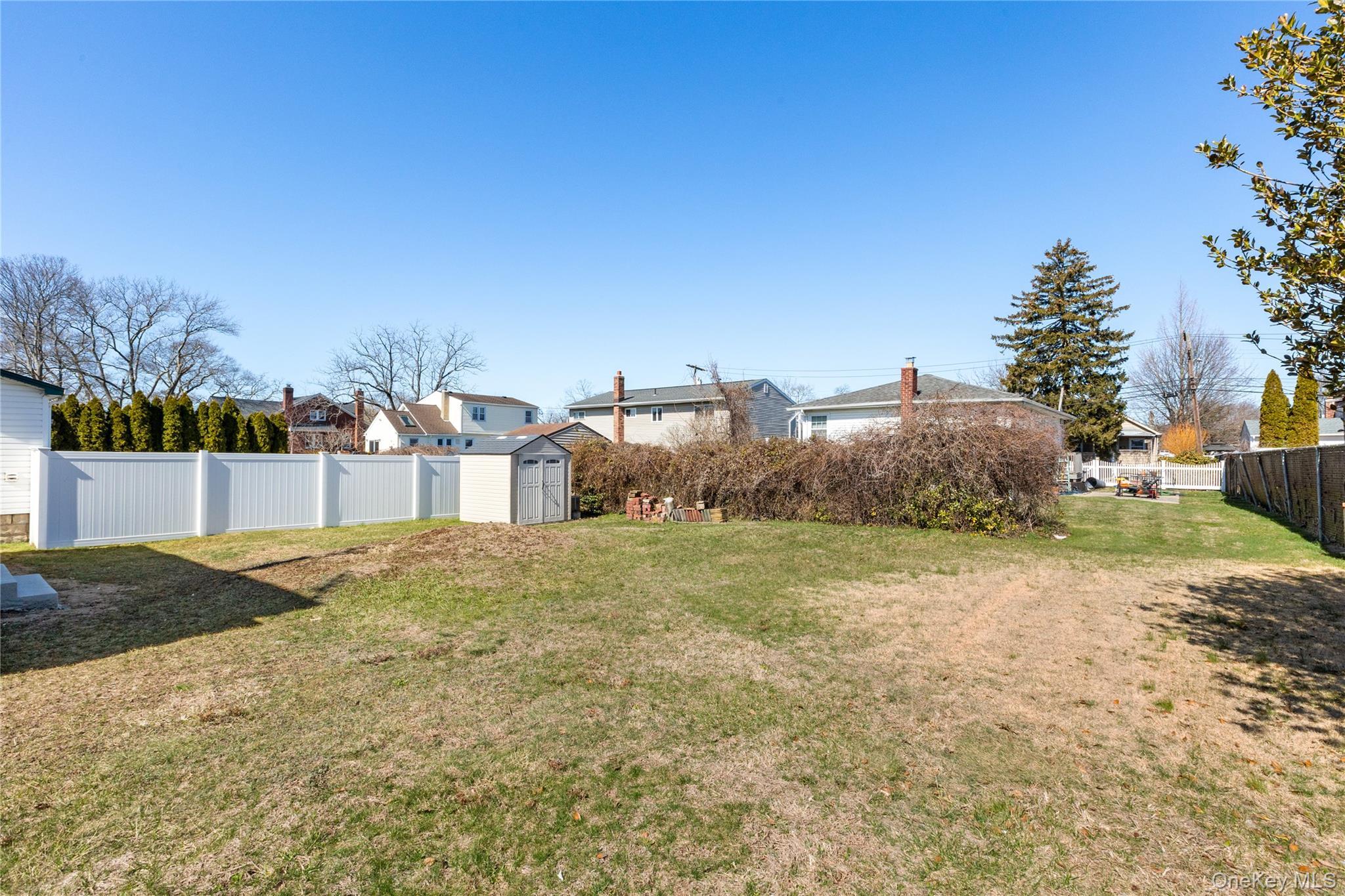 Single Family Dallas  Suffolk County, NY 11757, MLS-976613-15
