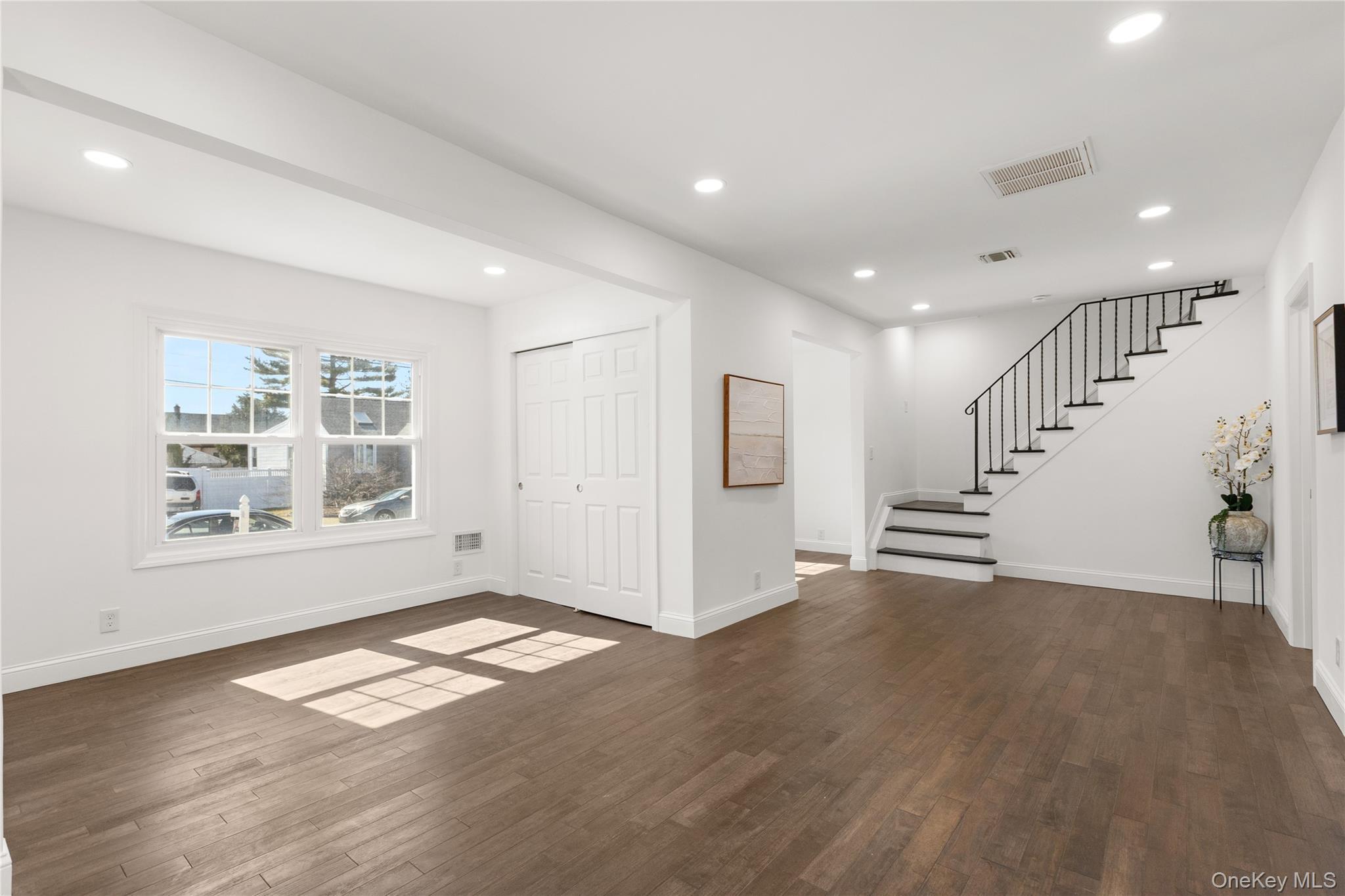 Single Family Dallas  Suffolk County, NY 11757, MLS-976613-4