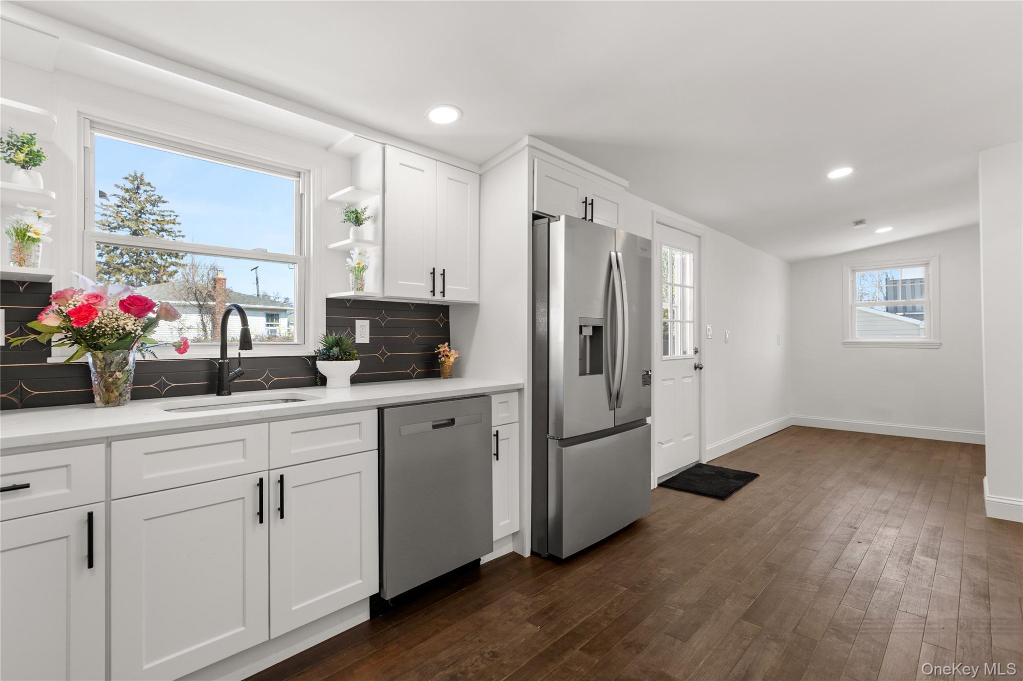 Single Family Dallas  Suffolk County, NY 11757, MLS-976613-6