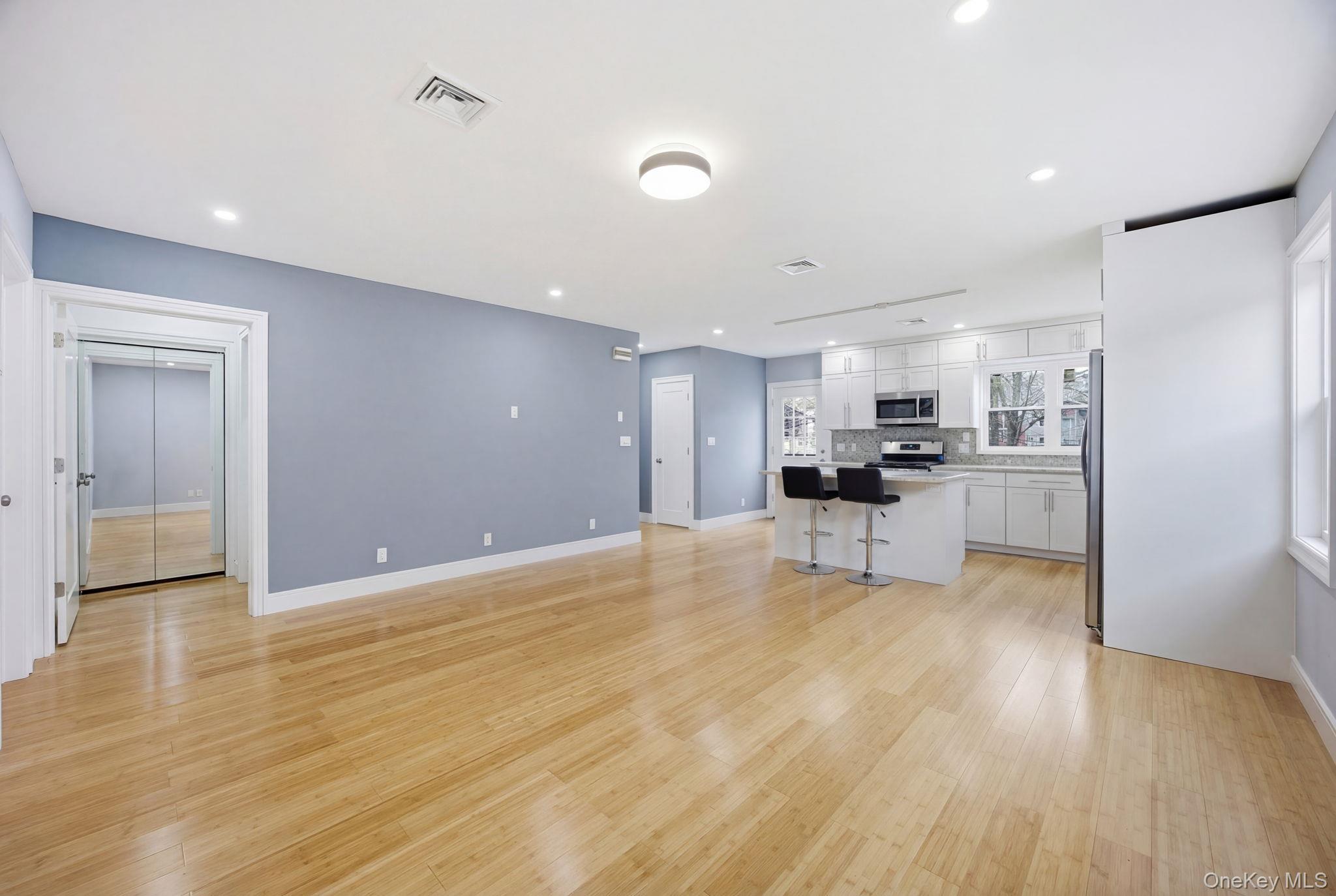 Single Family Coale Staten Island, NY 10314, MLS-976631-11