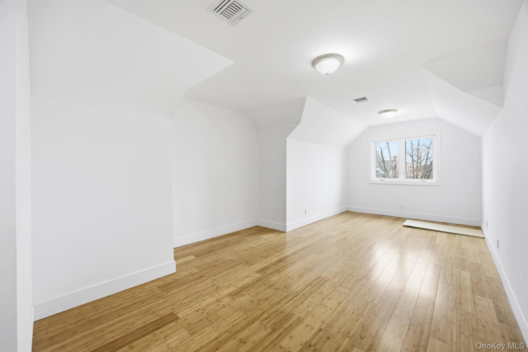 Single Family Coale Staten Island, NY 10314, MLS-976631-22