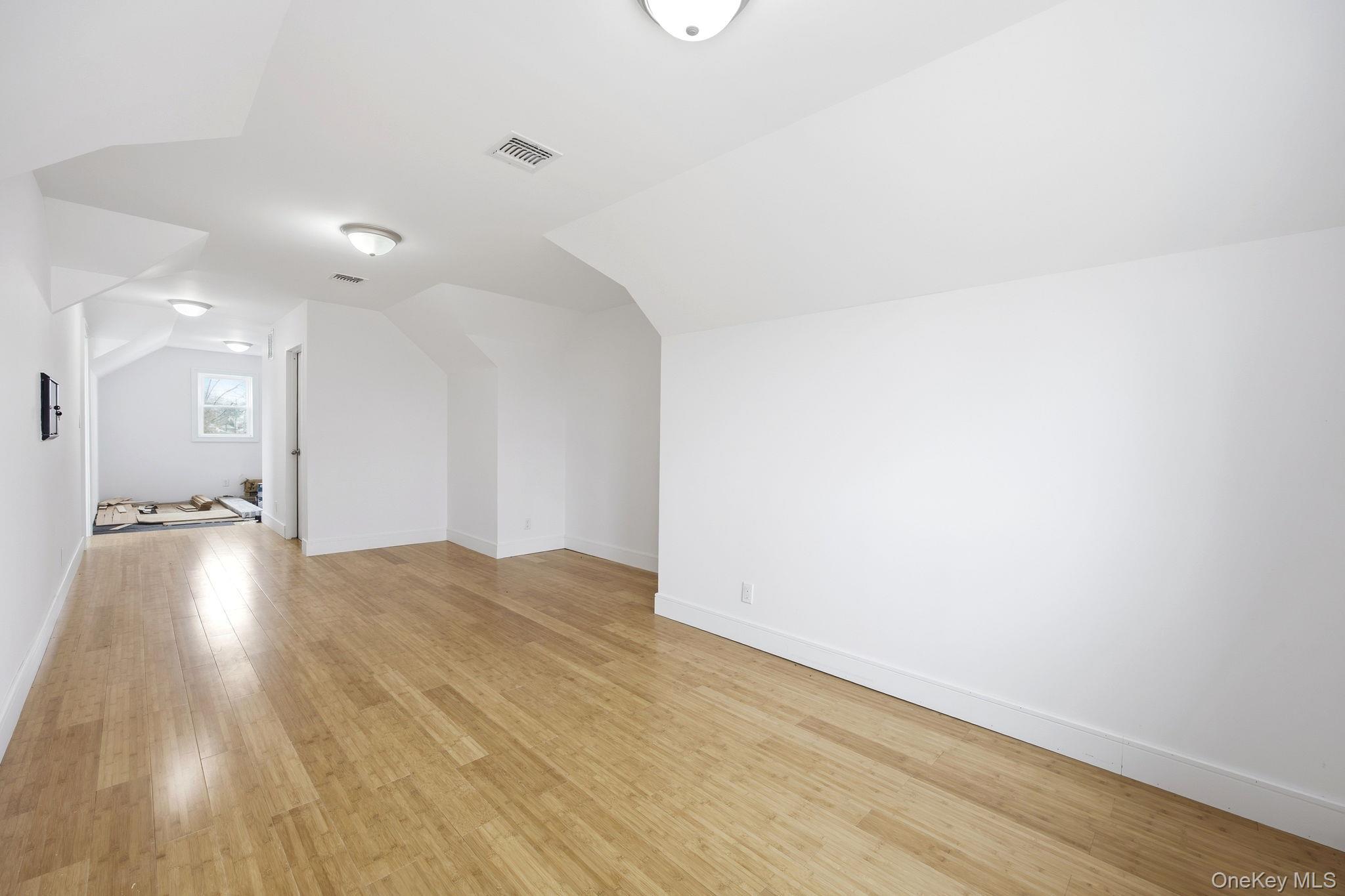 Single Family Coale Staten Island, NY 10314, MLS-976631-23