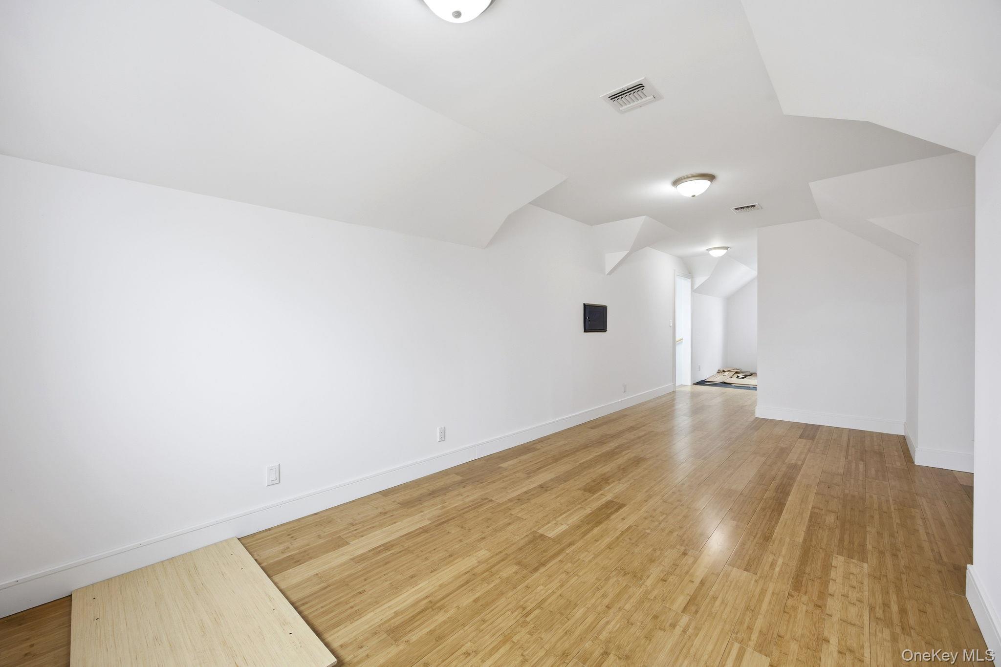 Single Family Coale Staten Island, NY 10314, MLS-976631-24