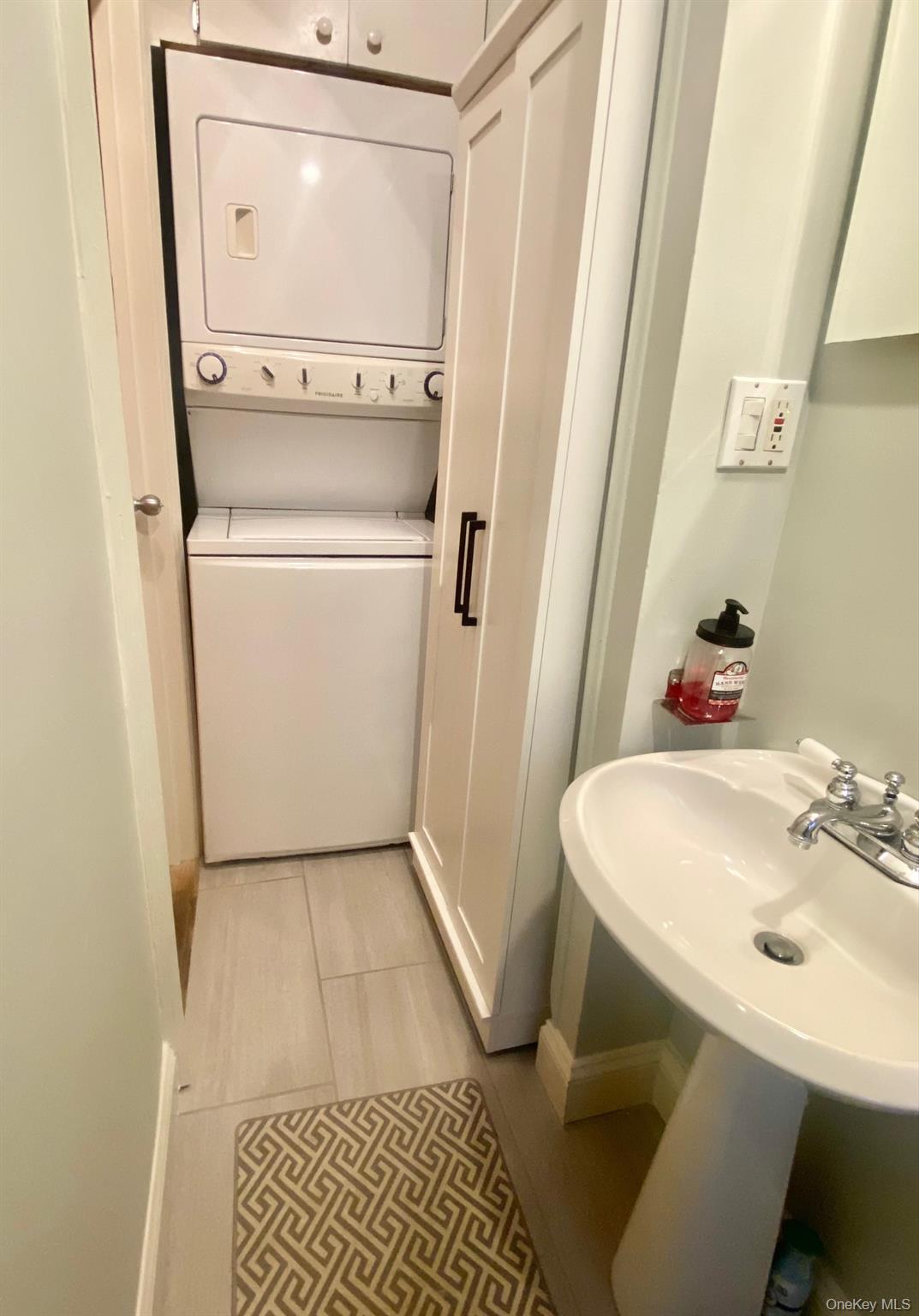 Single Family Pauline  Suffolk County, NY 11741, MLS-976637-8