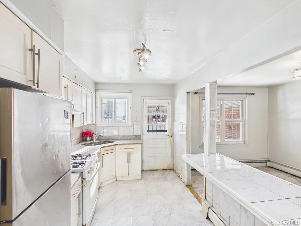 Single Family Allerton  Bronx, NY 10469, MLS-976663-10