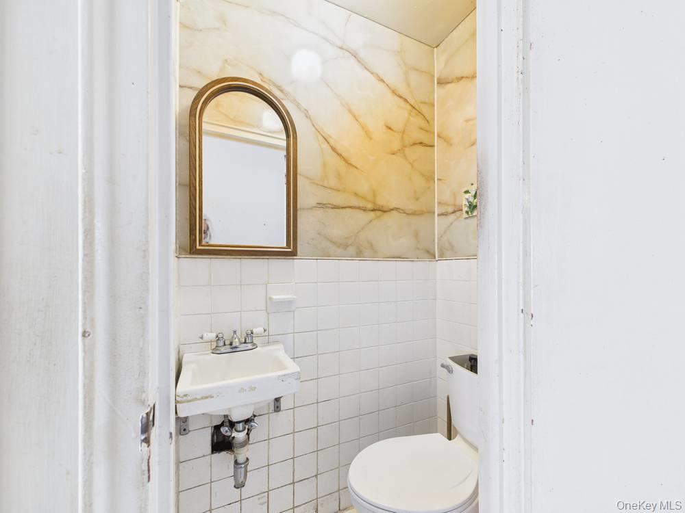 Single Family Allerton  Bronx, NY 10469, MLS-976663-11