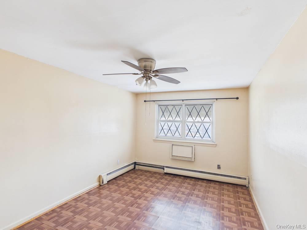 Single Family Allerton  Bronx, NY 10469, MLS-976663-21