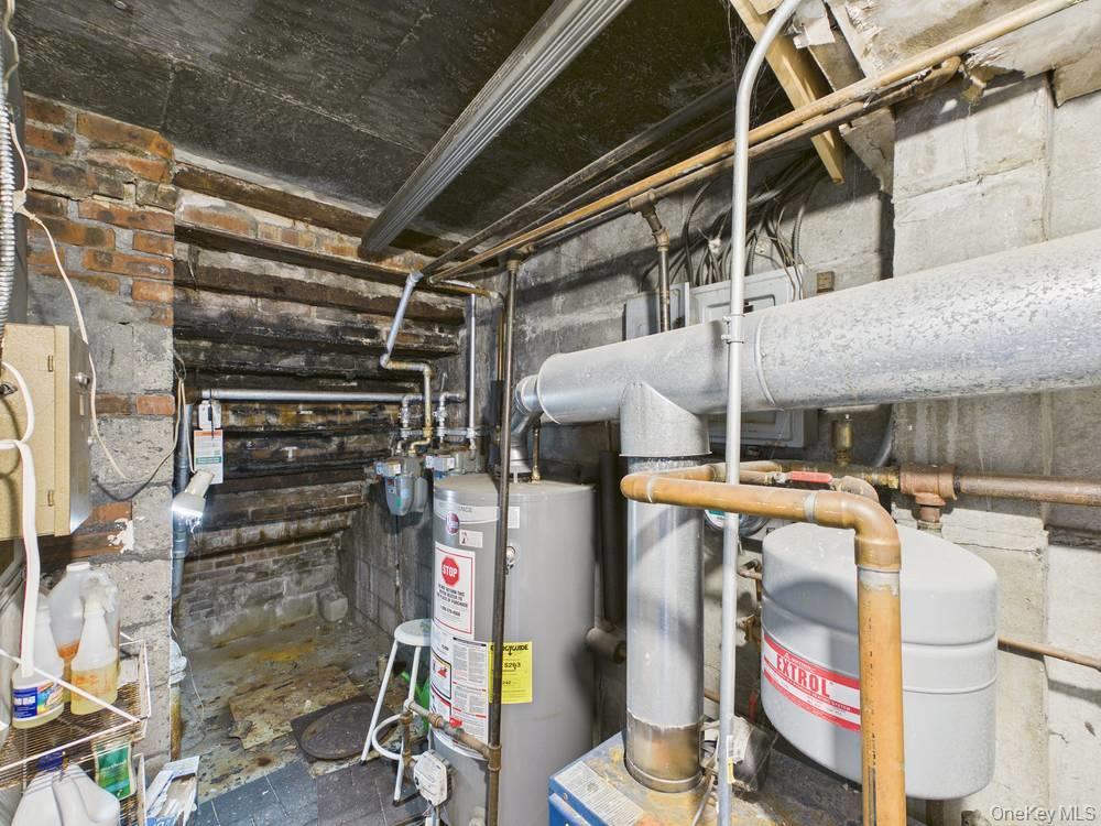 Single Family Allerton  Bronx, NY 10469, MLS-976663-23