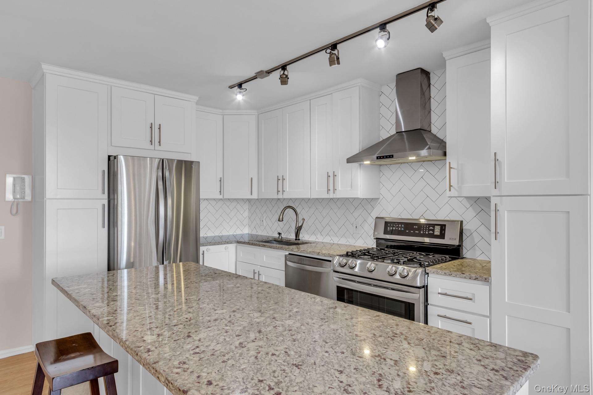 Coop 93rd  Manhattan, NY 10128, MLS-976674-6