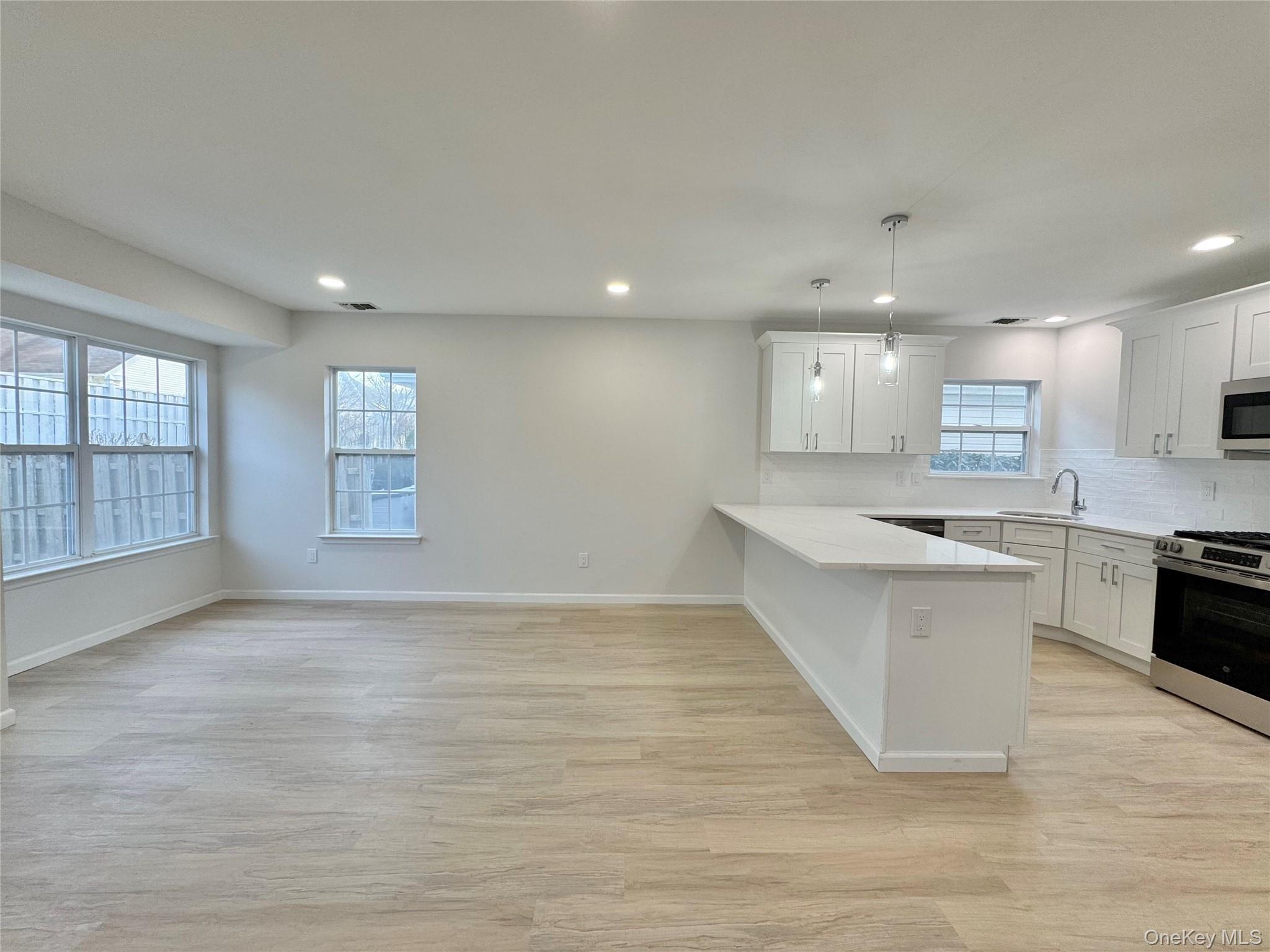 Condo Sophia  Suffolk County, NY 11953, MLS-976697-10