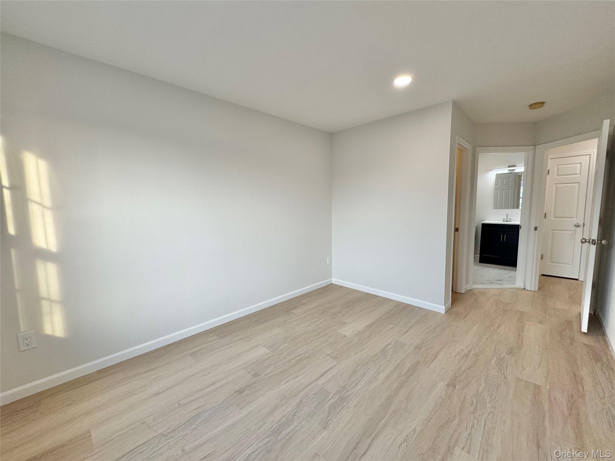 Condo Sophia  Suffolk County, NY 11953, MLS-976697-21