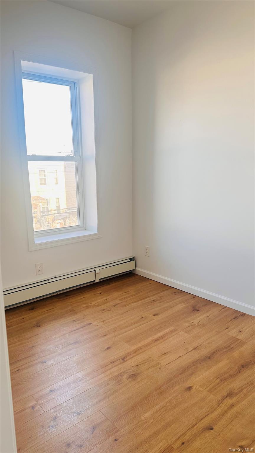 Apartment Eldert  Brooklyn, NY 11208, MLS-976704-3