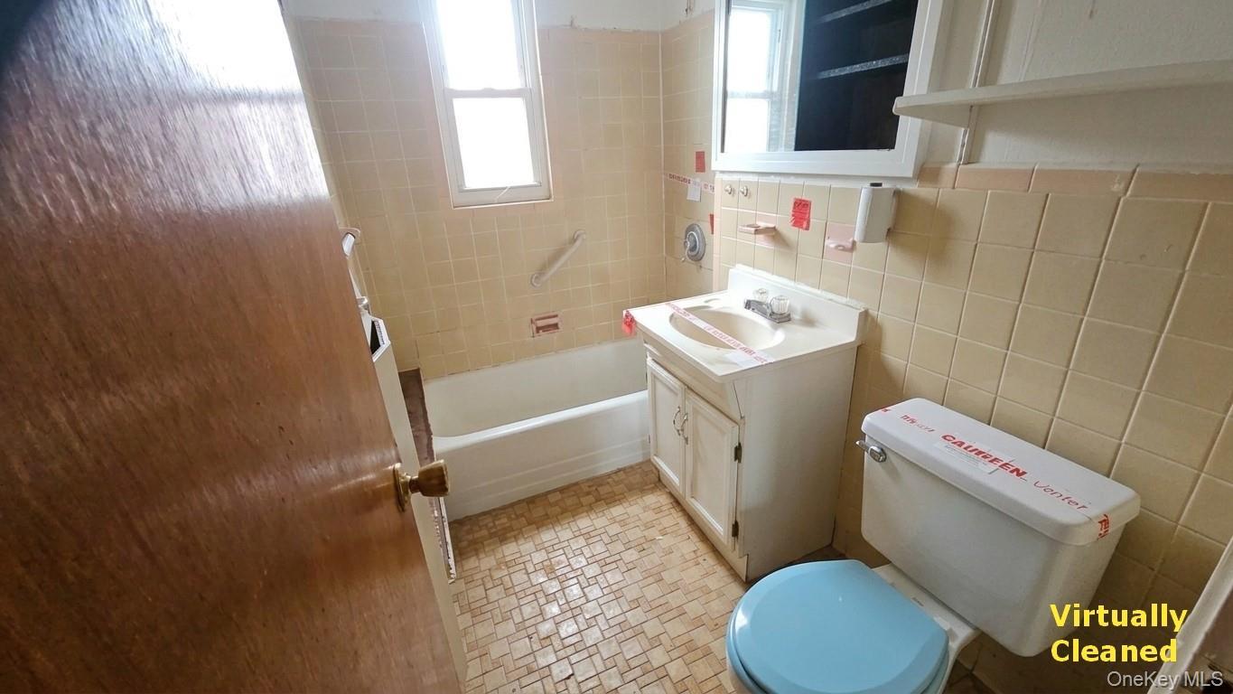 Single Family 229th  Bronx, NY 10466, MLS-976723-8