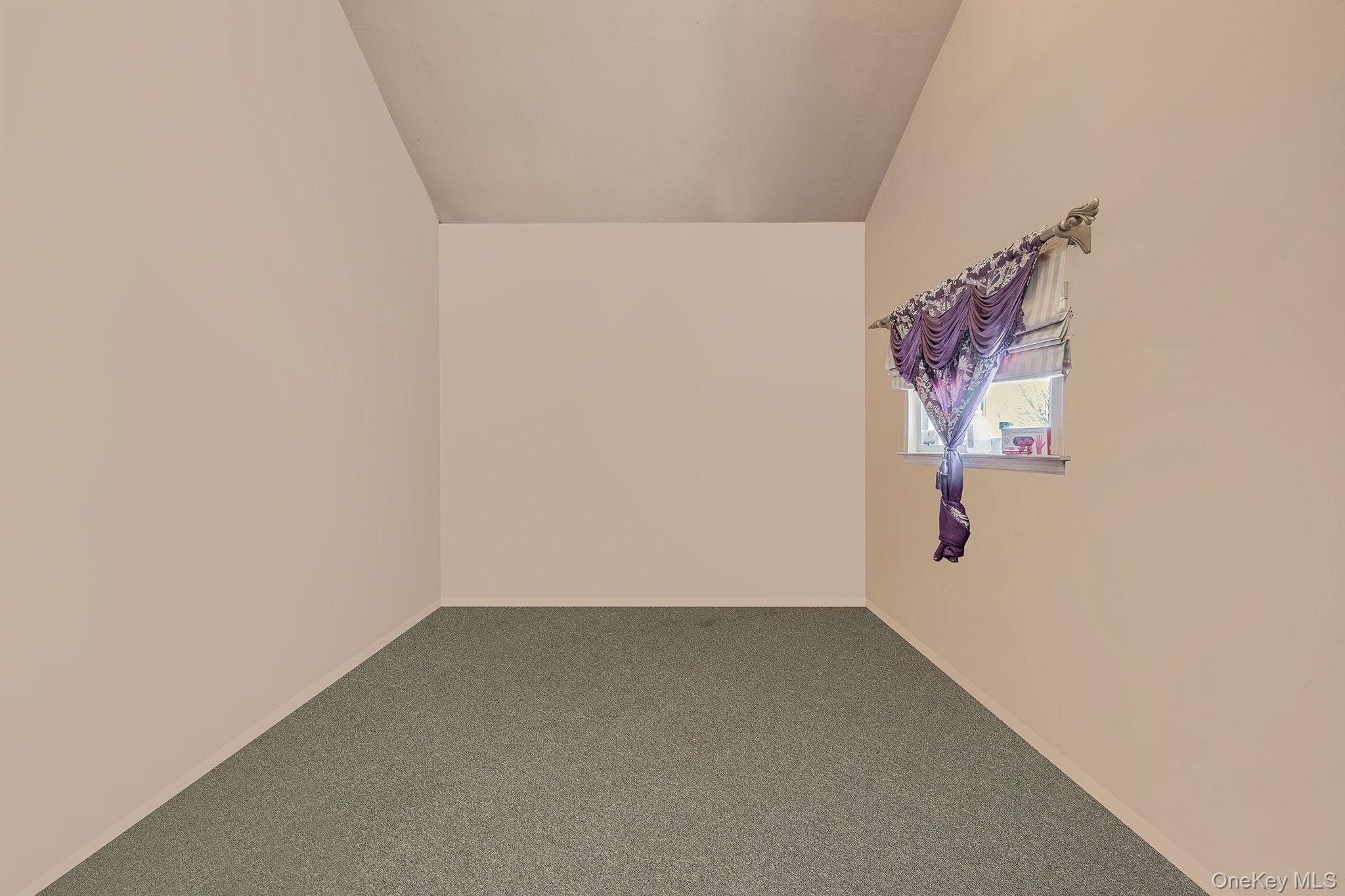 Single Family Tippin Suffolk County, NY 11746, MLS-976727-10