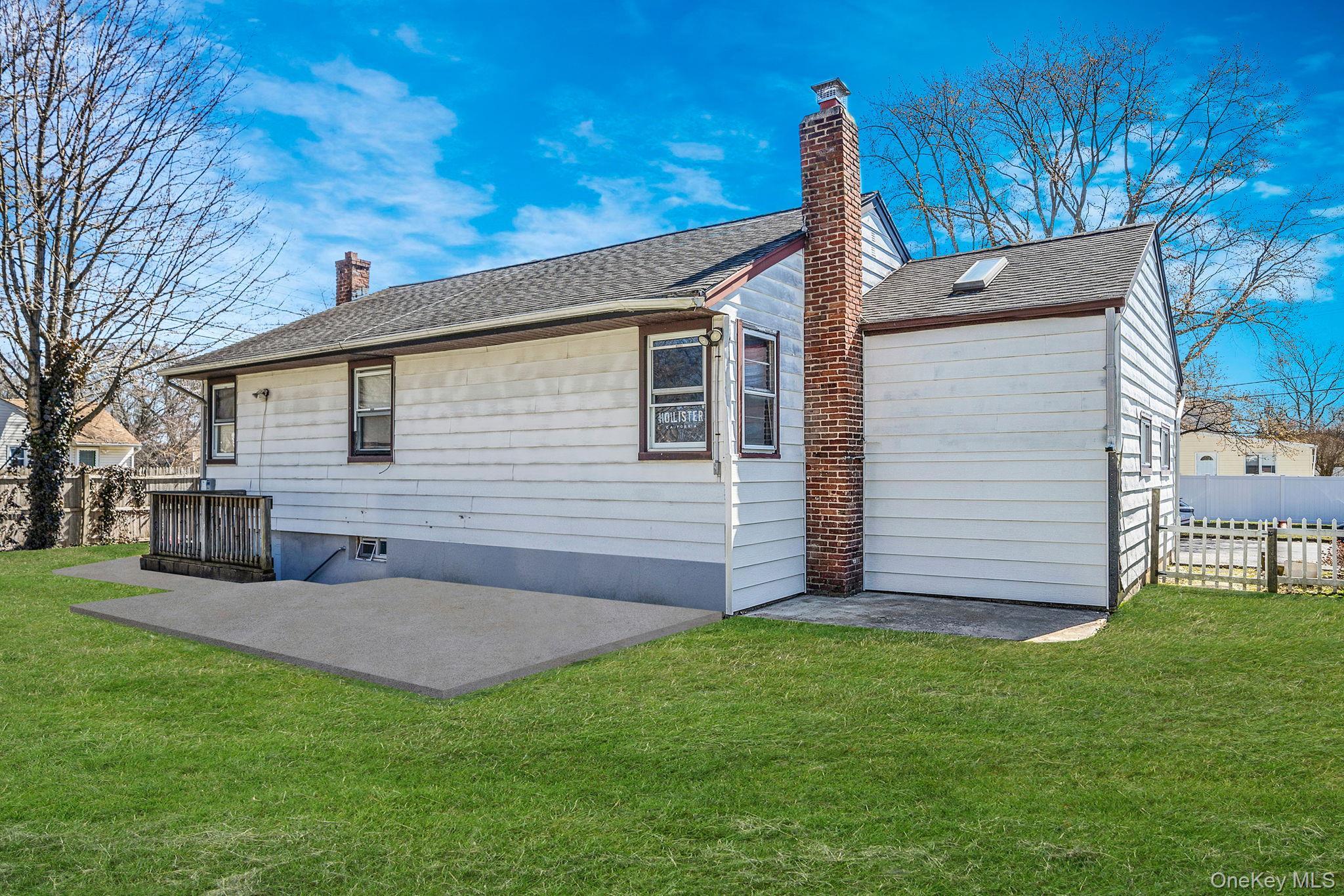 Single Family Tippin Suffolk County, NY 11746, MLS-976727-16