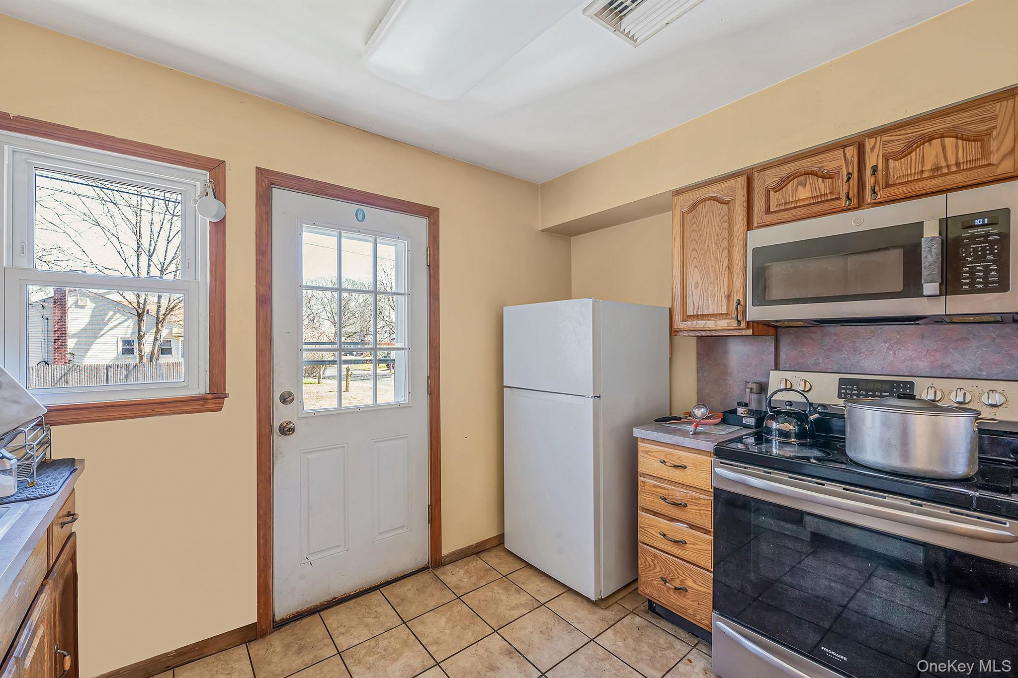 Single Family Tippin Suffolk County, NY 11746, MLS-976727-4