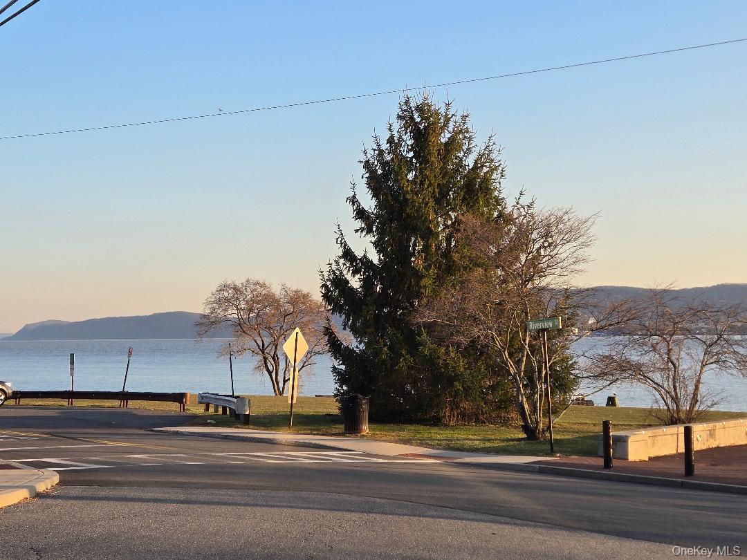 Single Family 8th  Westchester County, NY 10596, MLS-976740-23